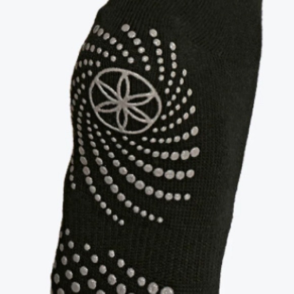 🆕🧘‍♀️GAIAM Women’s Super Grippy Yoga Socks in Purple - Picture 10 of 10
